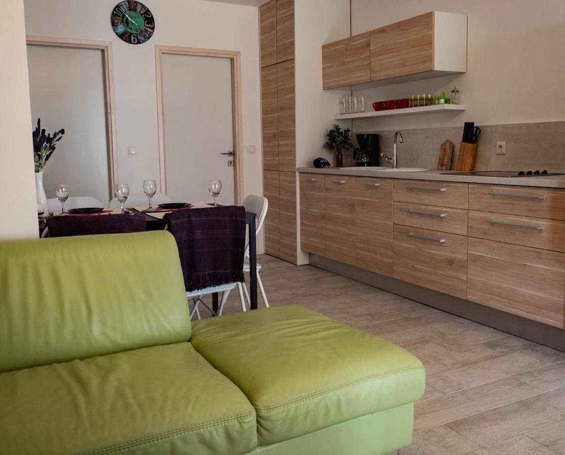 Luciana Apartment Povljana Luaran gambar