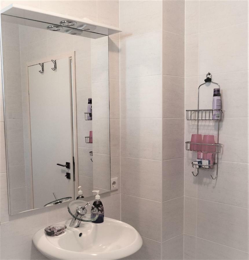 Luciana Apartment Povljana Luaran gambar