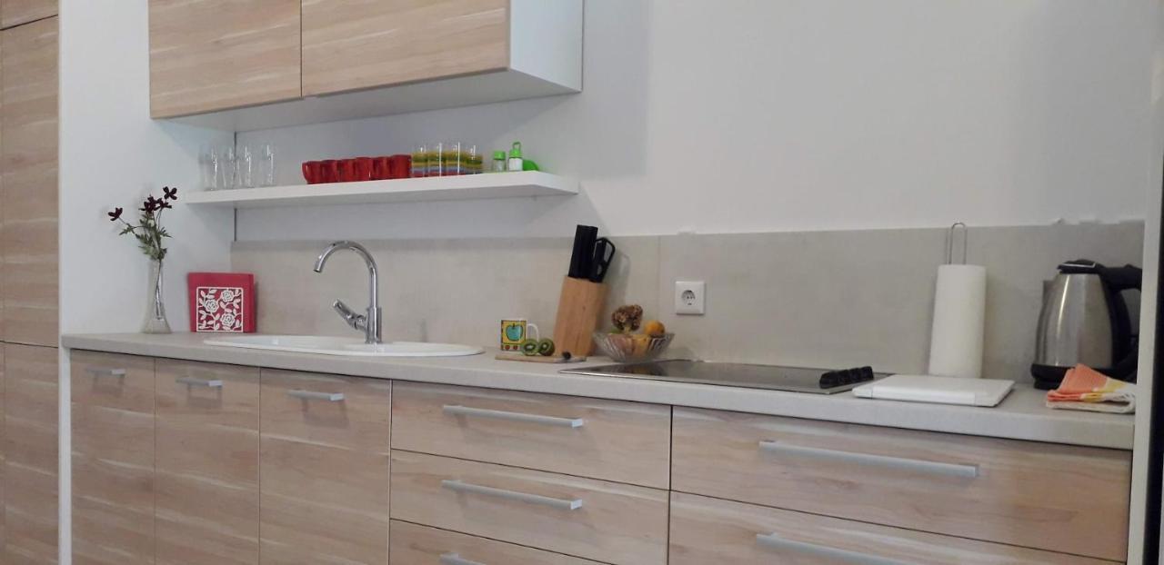 Luciana Apartment Povljana Luaran gambar